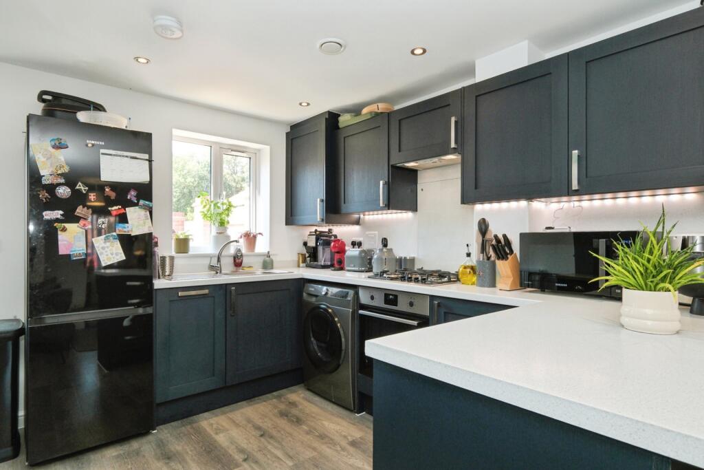 House in Worthing, West Sussex - More
