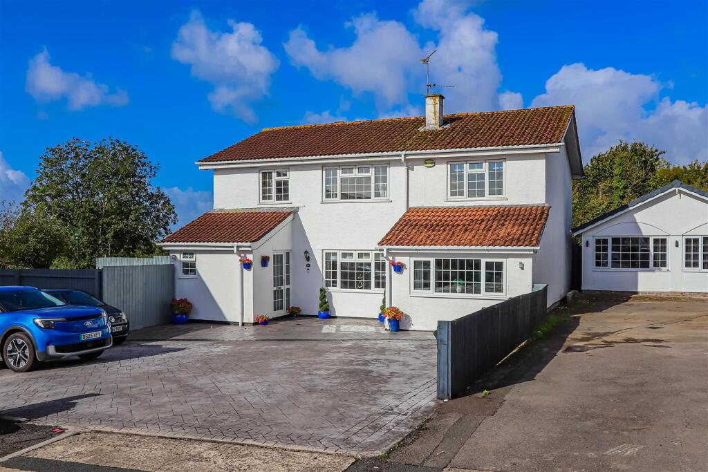 4-bed detached on 15, Clos Cefni, Barry, £540,000