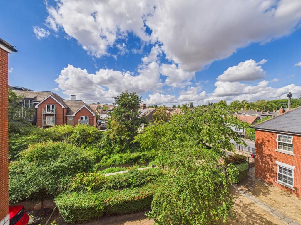 Apartment in Ipswich - View 5