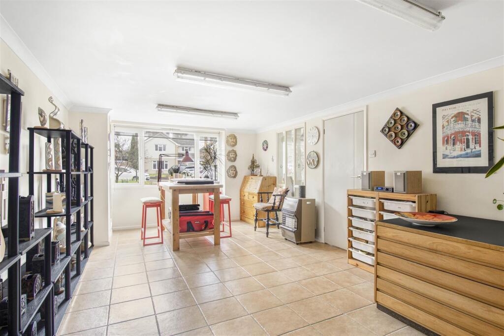 Farmadine Court, Saffron Walden photo 3