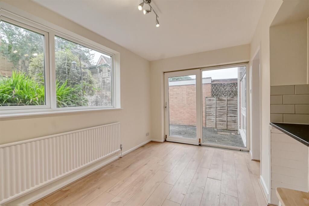 7 Stretton Close, Bridgnorth photo 3