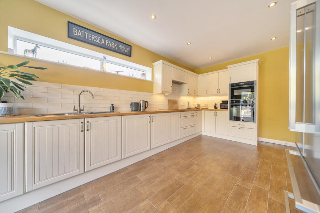 House in Strood, Medway - More