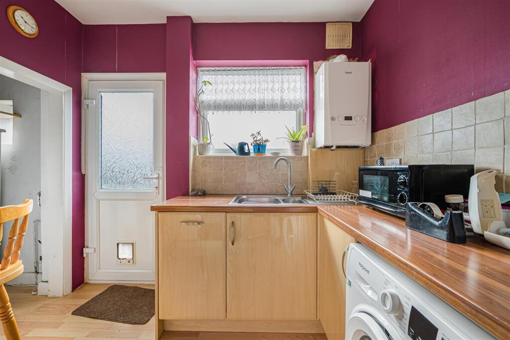 Apartment in Sidcup, Hurst, Albany Park - View 5