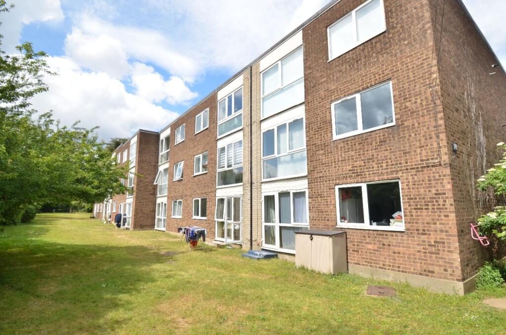 Main image of property: Chaplaincy Gardens, Hornchurch
