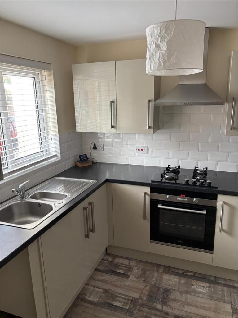 House in Bristol, Longwell Green, Oldland - More