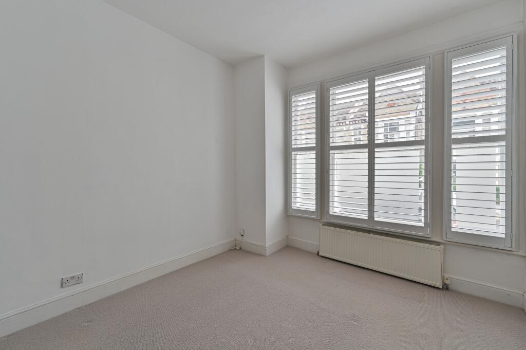 Apartment in London - More