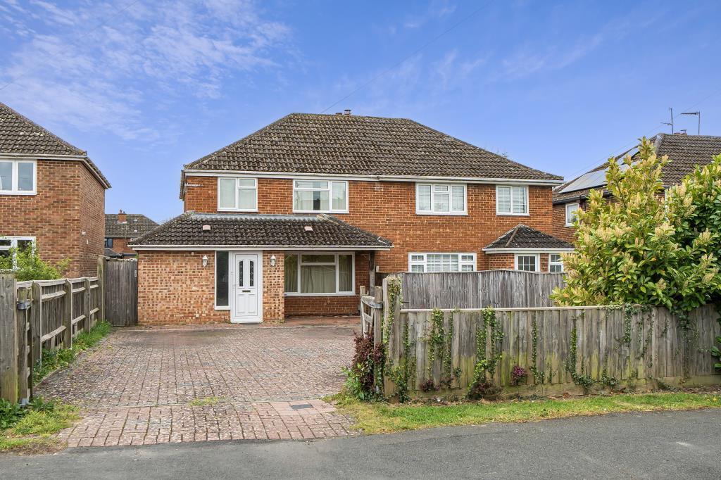 Main image of property: Beech Crescent, Kidlington, OX5