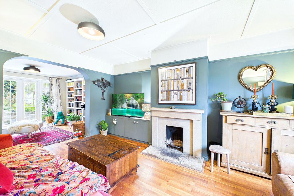 Kingswood Road, Tadworth photo 3