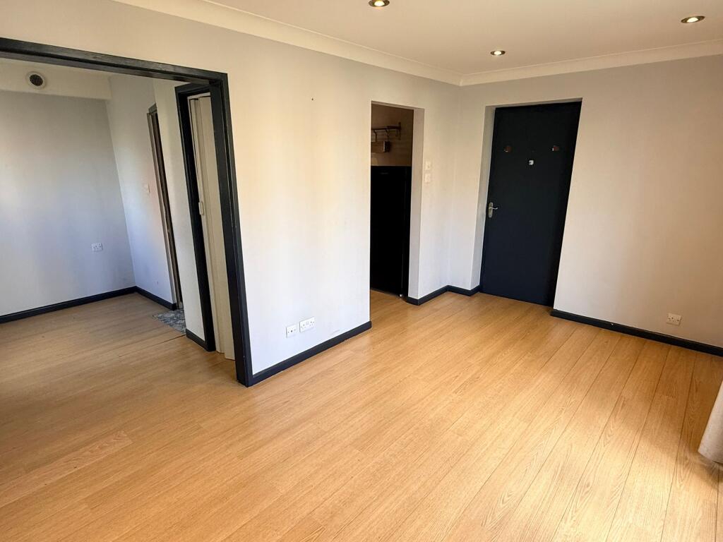 Apartment in Wakefield - More