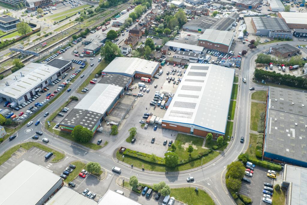 unit B1 & B2 Hambridge Road 10.jpg