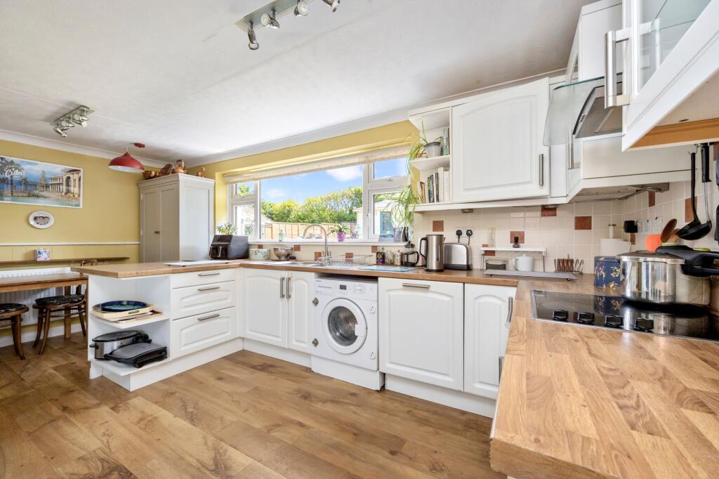 House in Horsham, Thakeham - View 4