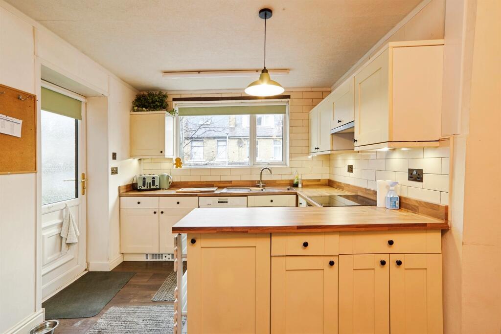 Shaftesbury Avenue, Shipley - View 5