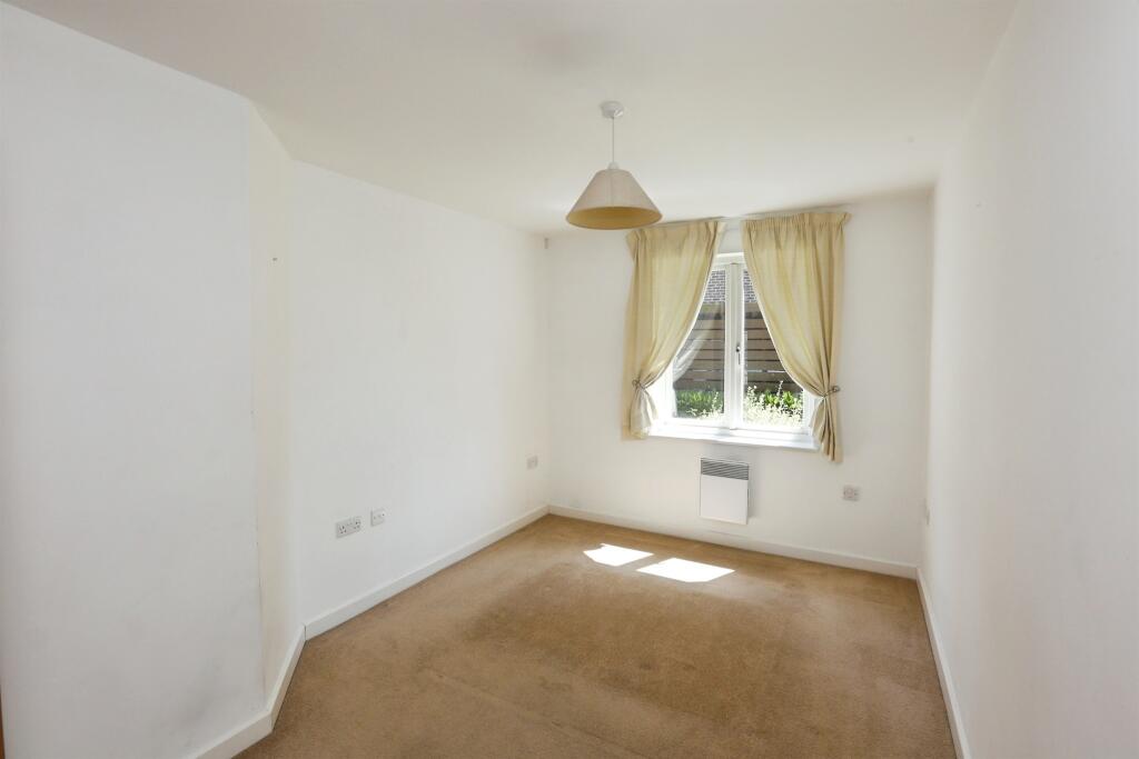 Apartment in Gosport, Hampshire - View 5