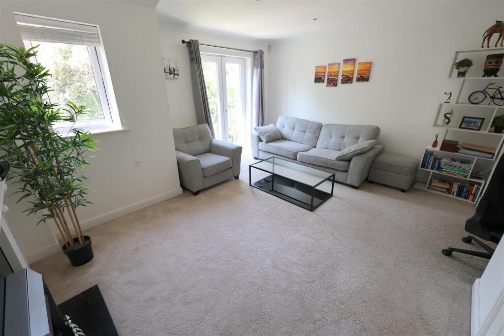Cave Close, Downend, Bristol, BS16 6EH photo 4