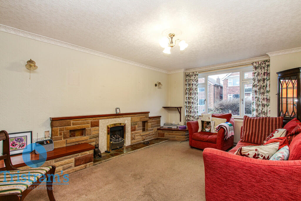 House in Nottingham, Chilwell - View 2