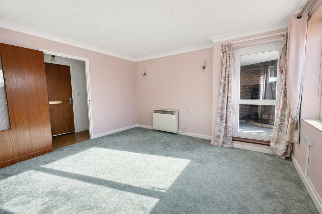 Beach Road, Lee-On-The-Solent photo 4