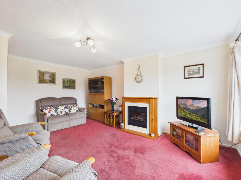 Swains Road, Tadley, RG26 photo 2