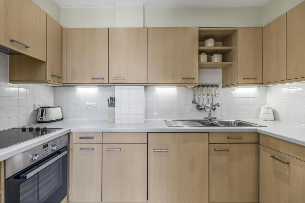 Apartment in London - View 5