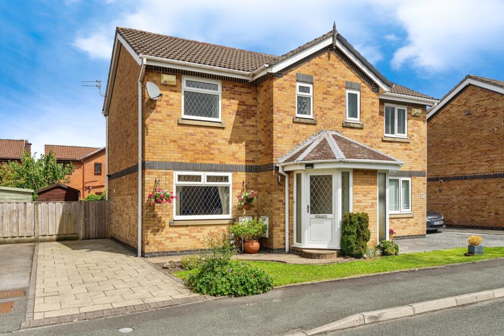 2-bed semi-detached on Haseley Close, Radcliffe, Manchester, M26, £215,000