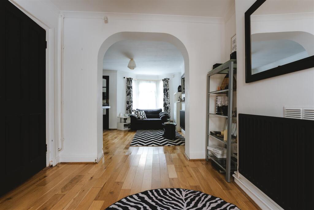 House in London, Clapton Park, Lower Clapton - More