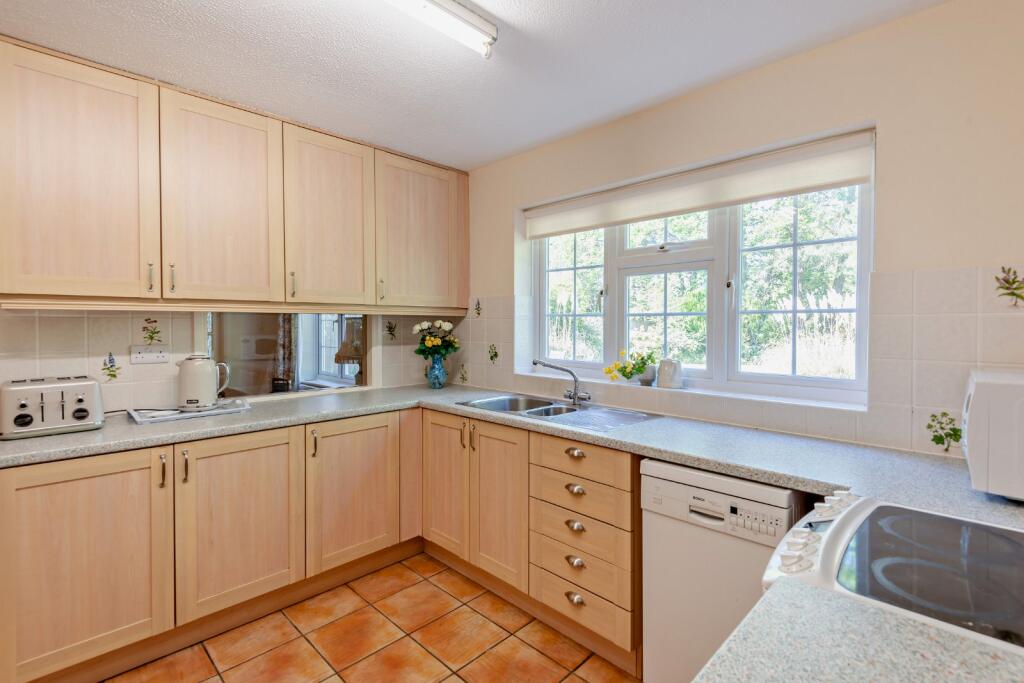 House in South Ascot, Sunninghill and Ascot - View 4