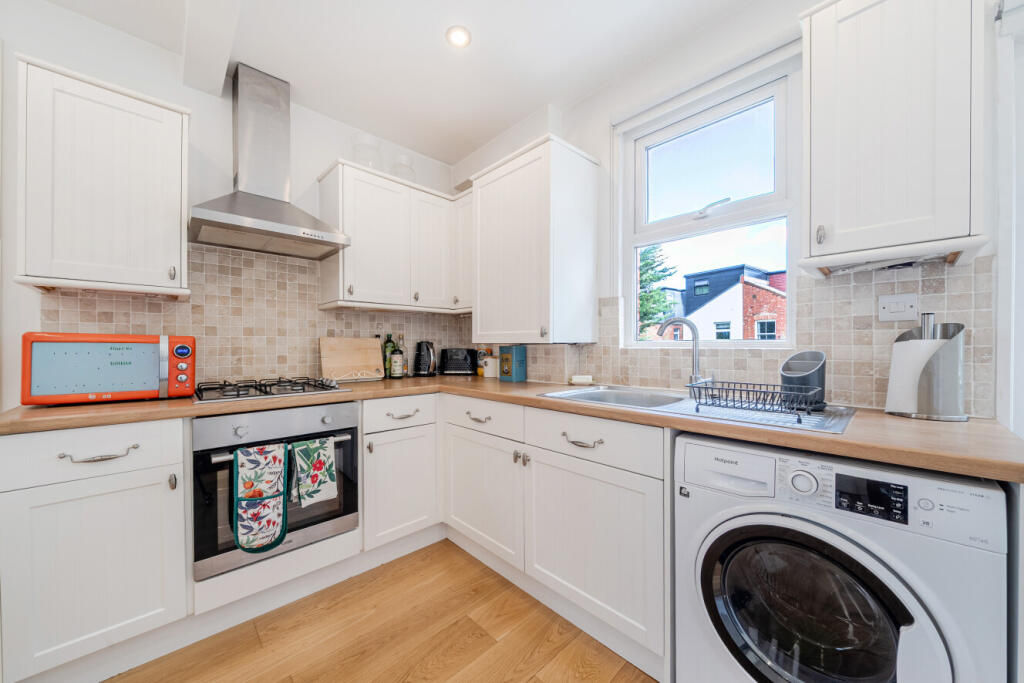 Apartment in London - View 3