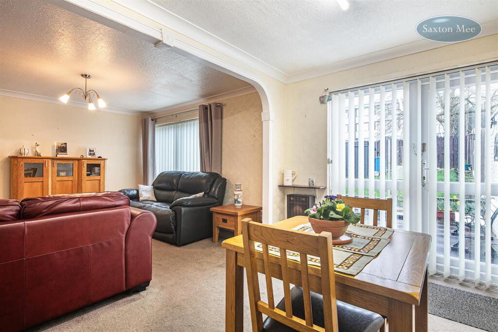 House in Sheffield, Winn Gardens, Wadsley - View 4