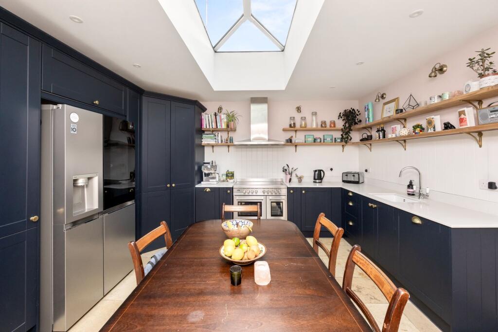 House in Redhill - View 3