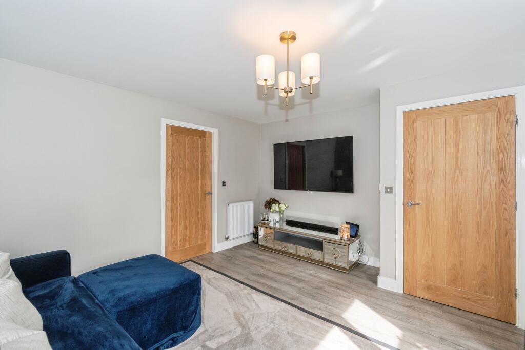 Brompton Drive, Bradford, BD10 photo 3