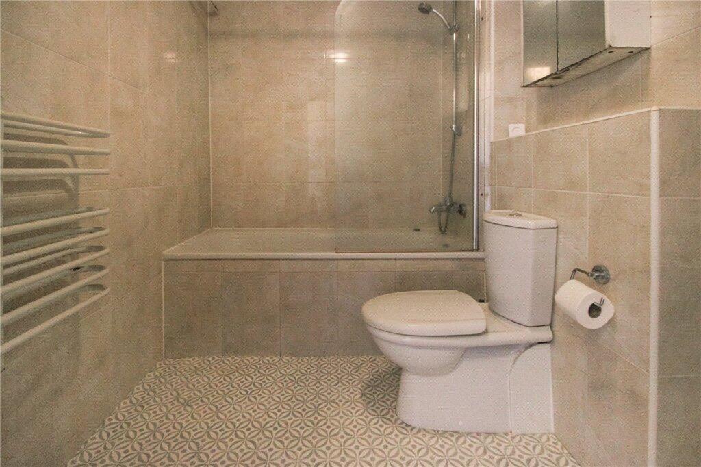 Apartment in Leeds - View 5