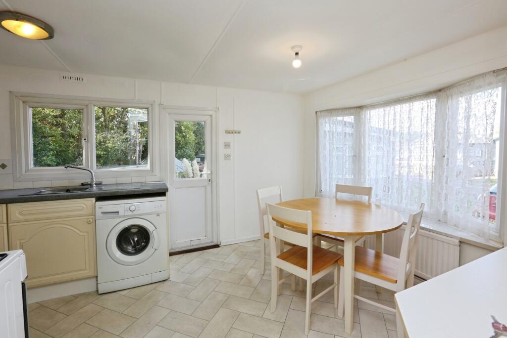 Hamble Park, Fleet End Road, Warsash, Southampton, SO31 photo 4