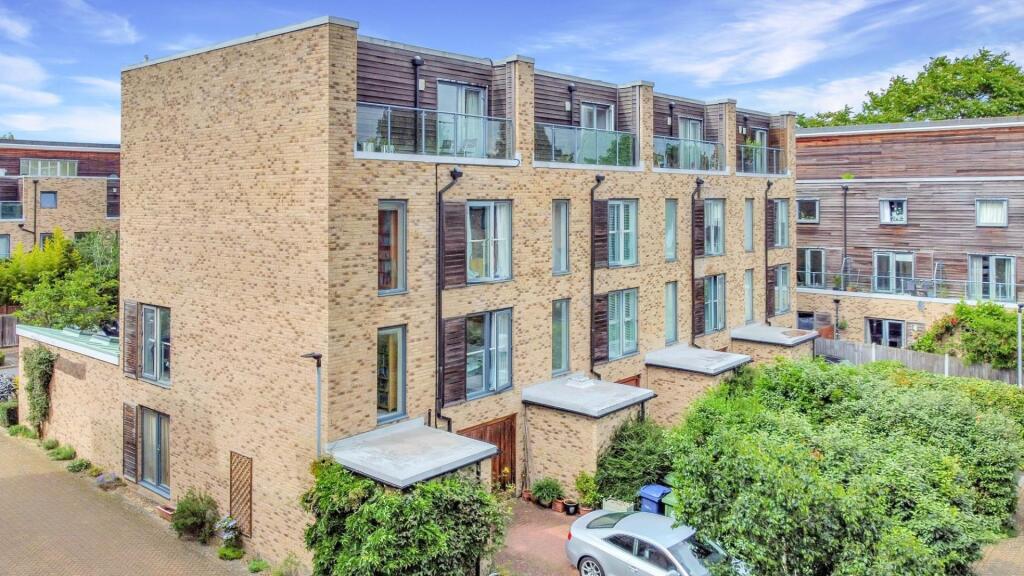 Main image of property: Scholars Walk, Cambridge