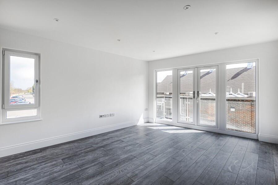 Apartment in Kingston upon Thames - View 5