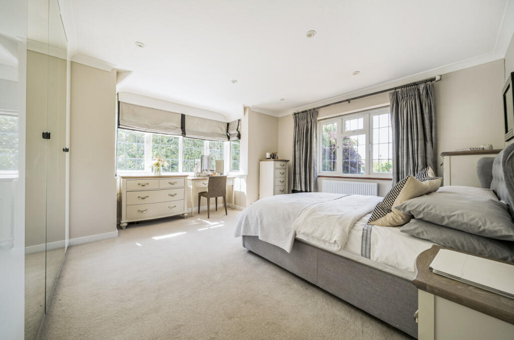 House in Guildford, Abbotswood - View 2
