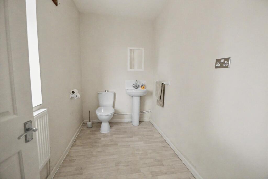 House in Winchester, Hampshire - More