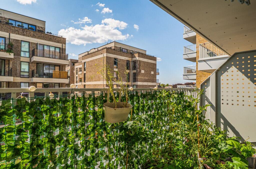 Apartment in London - View 5