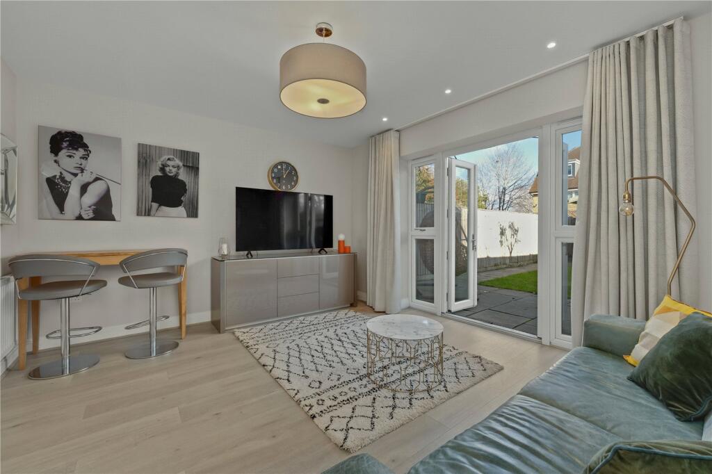 Old Halliford Place, Shepperton, Surrey, TW17 photo 3