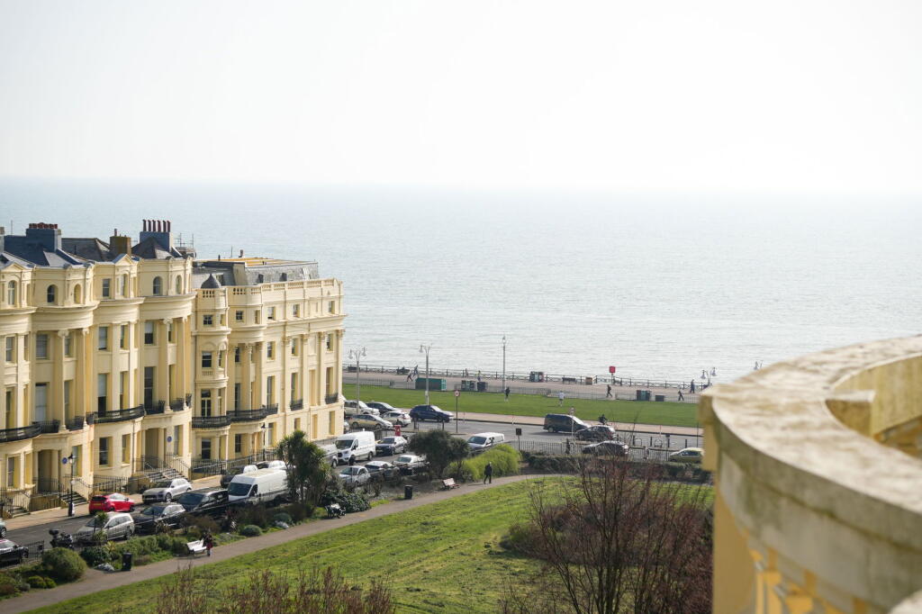 Brunswick Square, Hove, BN3 1ED photo 2
