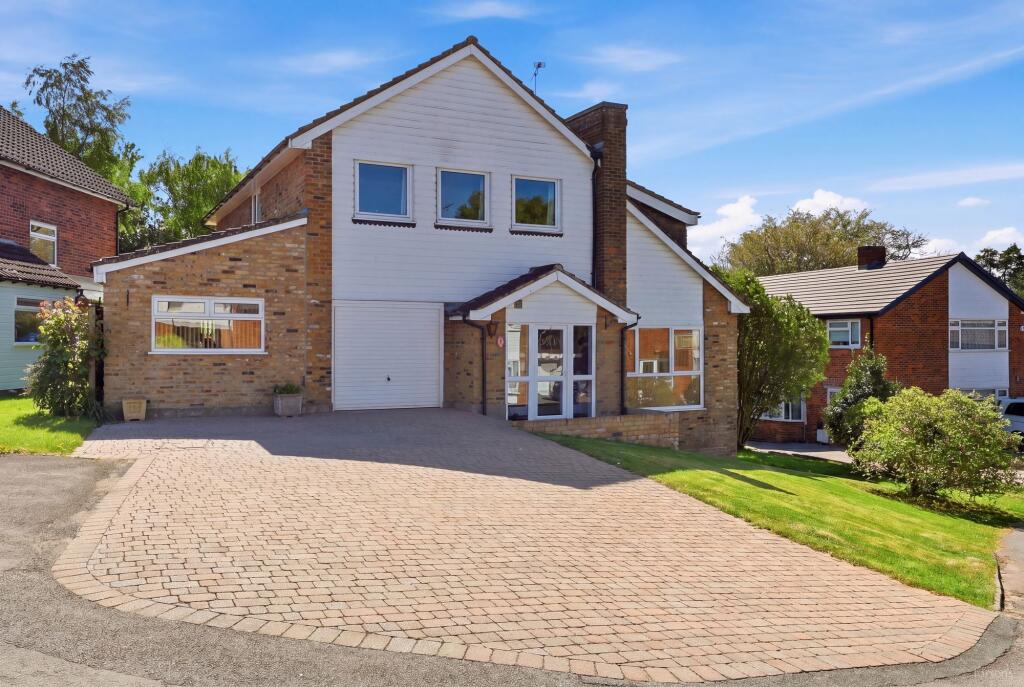 Main image of property: Applegate, Brentwood, CM14