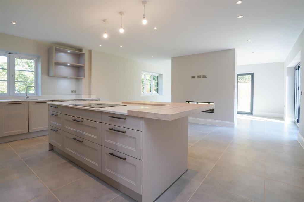 House in Towcester, West Northamptonshire - View 4