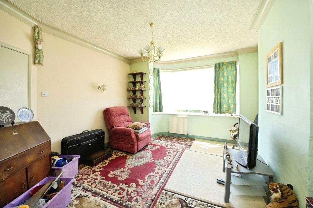 House in London, Collier Row - View 3