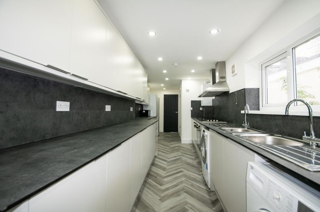 House in Cardiff, Maindy, Cathays - View 2