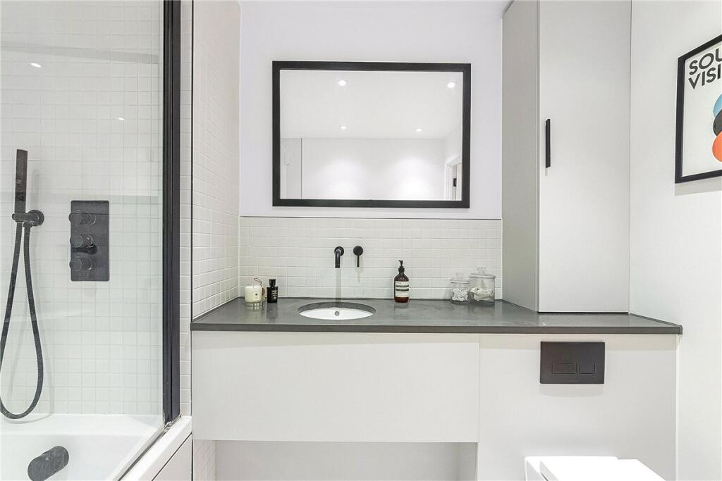 Apartment in London - View 3
