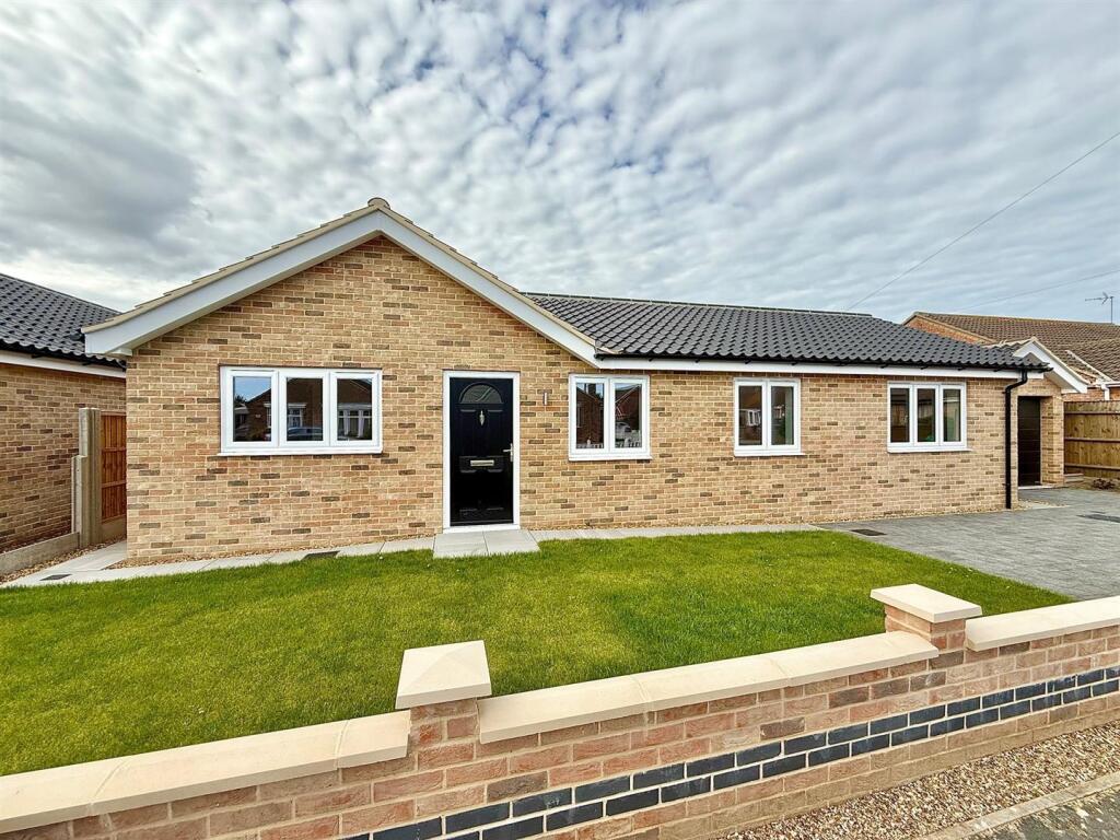 Main image of property: Summerfield Road, Hemsby