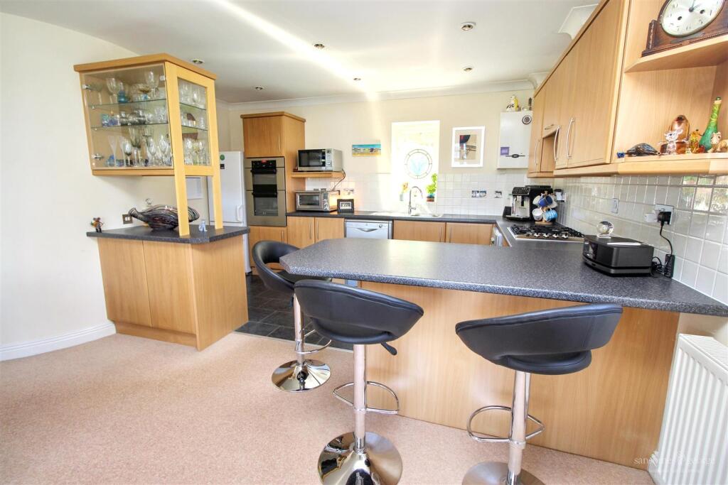 Apartment in Reading - View 4