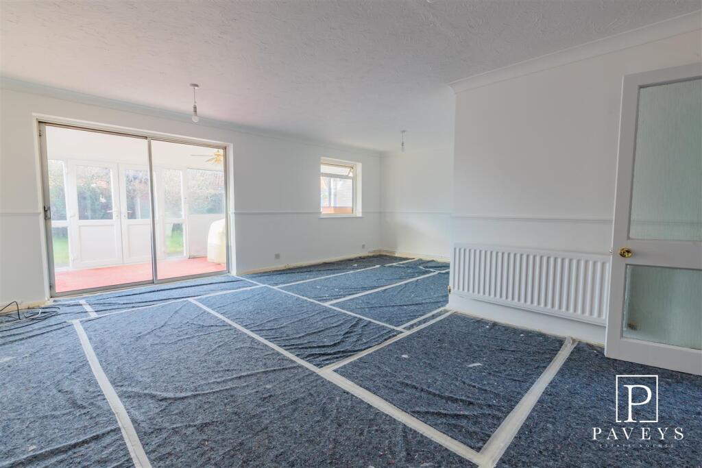 Mandeville Way, Kirby Cross, Frinton-On-Sea photo 4