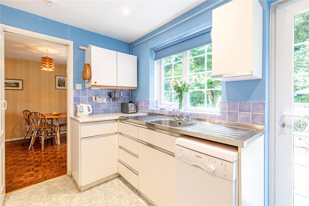 Bath Road, Devizes, Wiltshire, SN10 photo 4