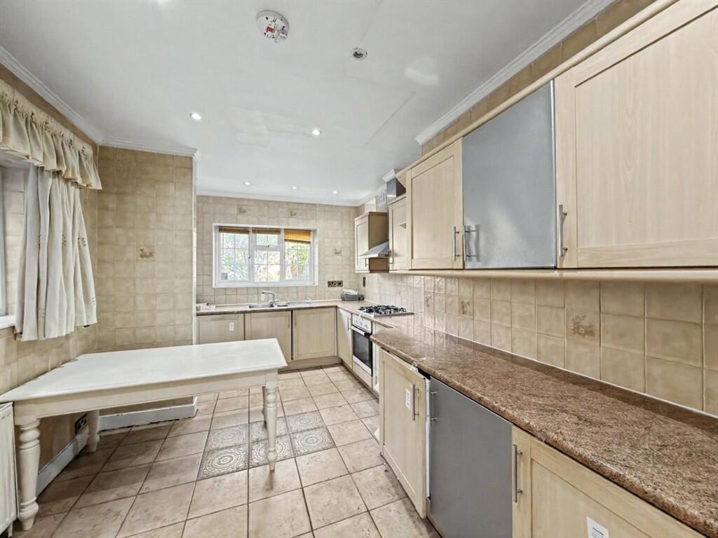 House in London - View 5
