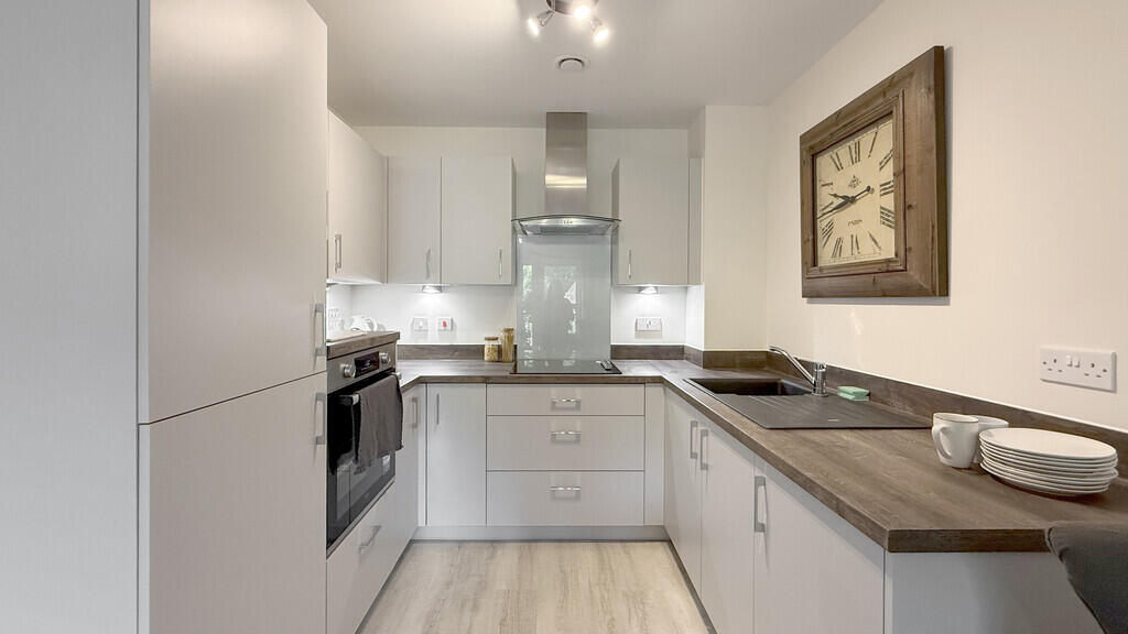 Crescent Place, Warminster photo 5