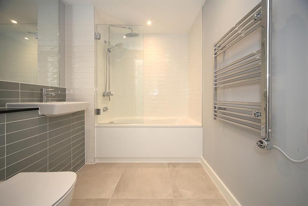 Apartment in Luton - More